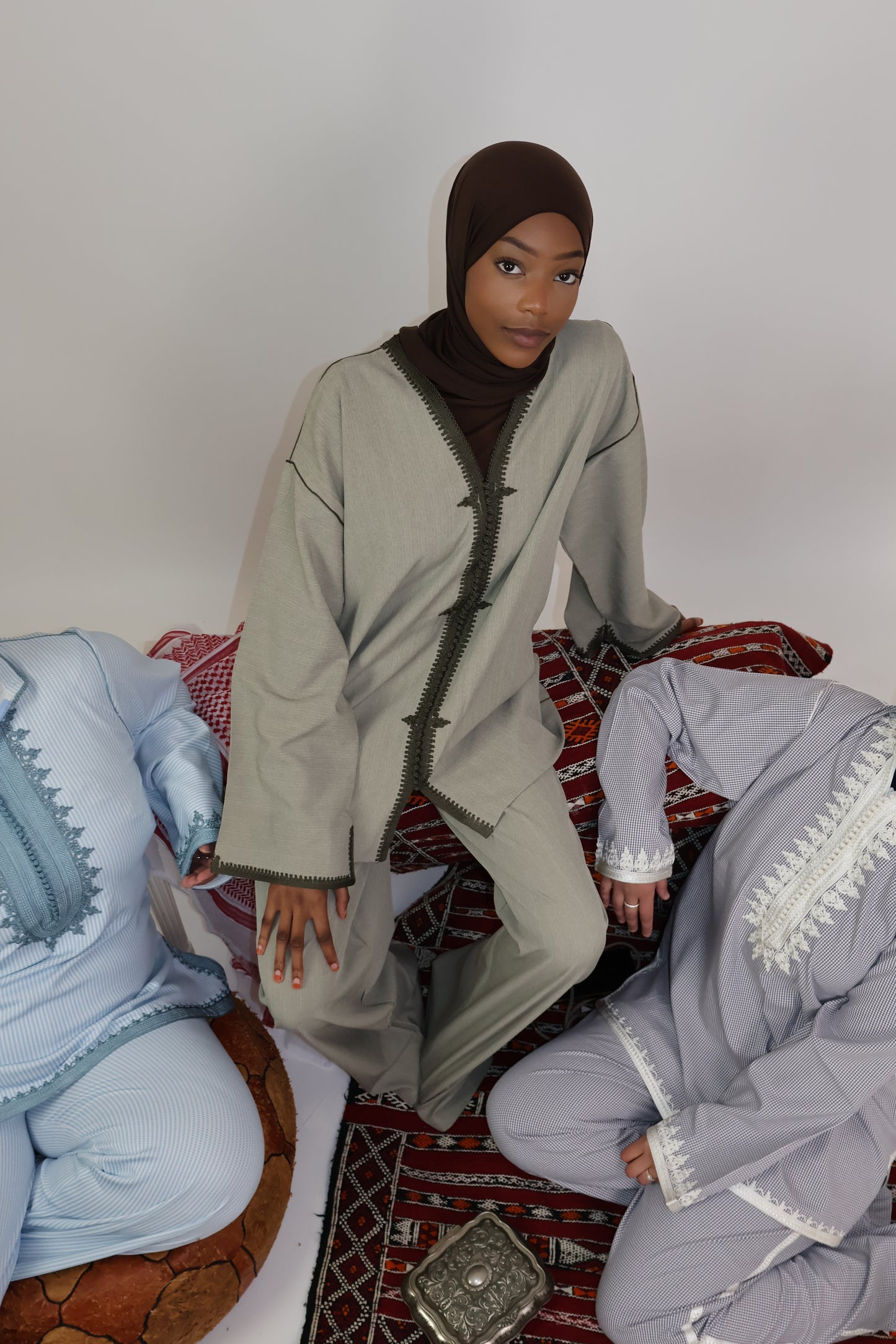 Ensemble kaki