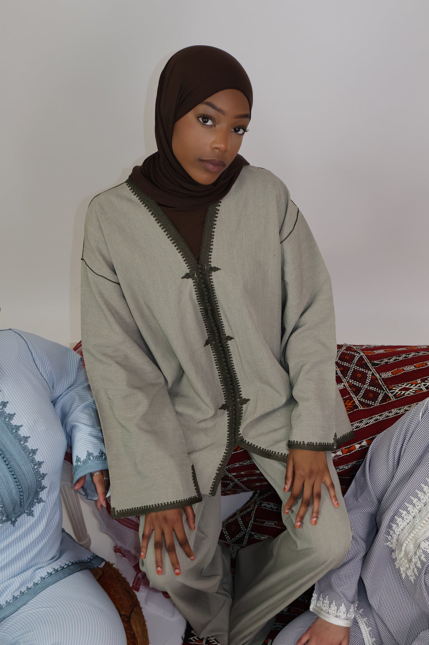 Ensemble kaki