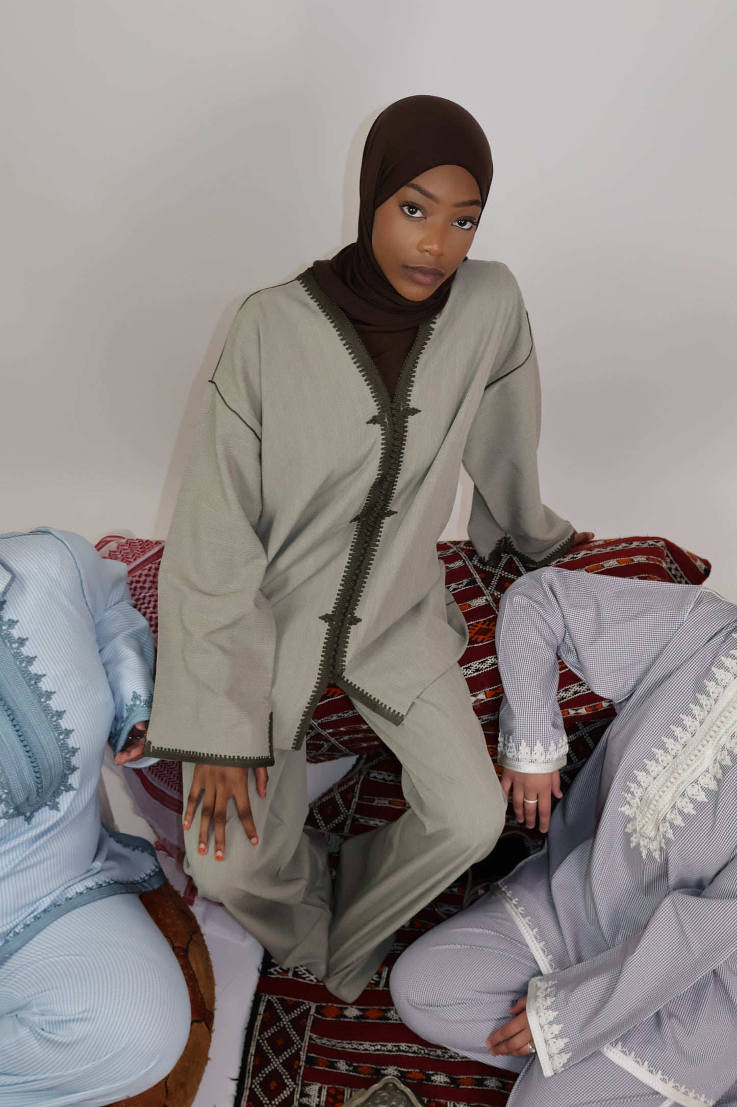 Ensemble kaki