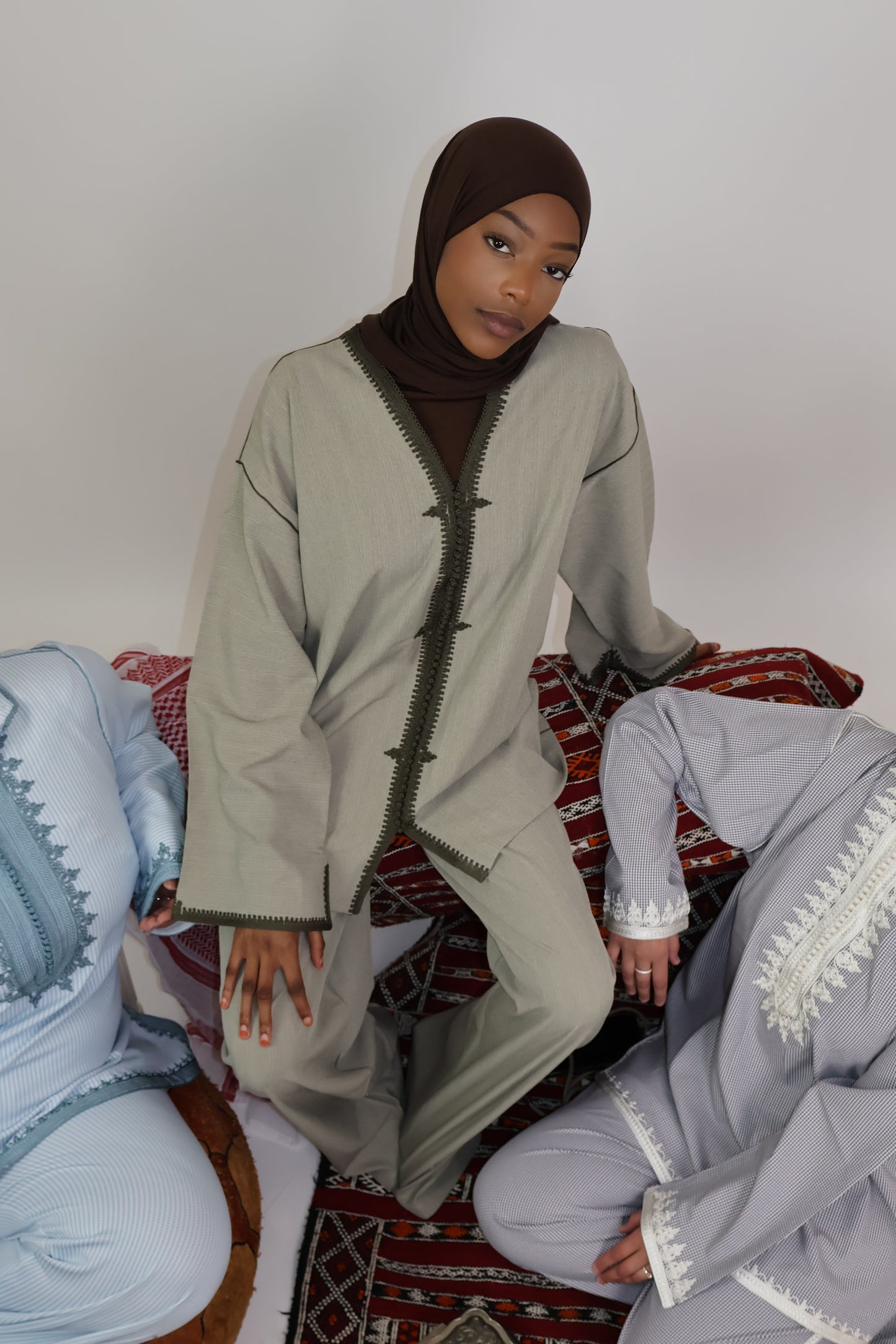 Ensemble kaki